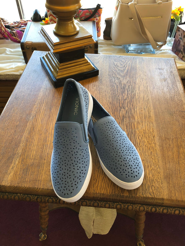 Dominica cut out slip-on
